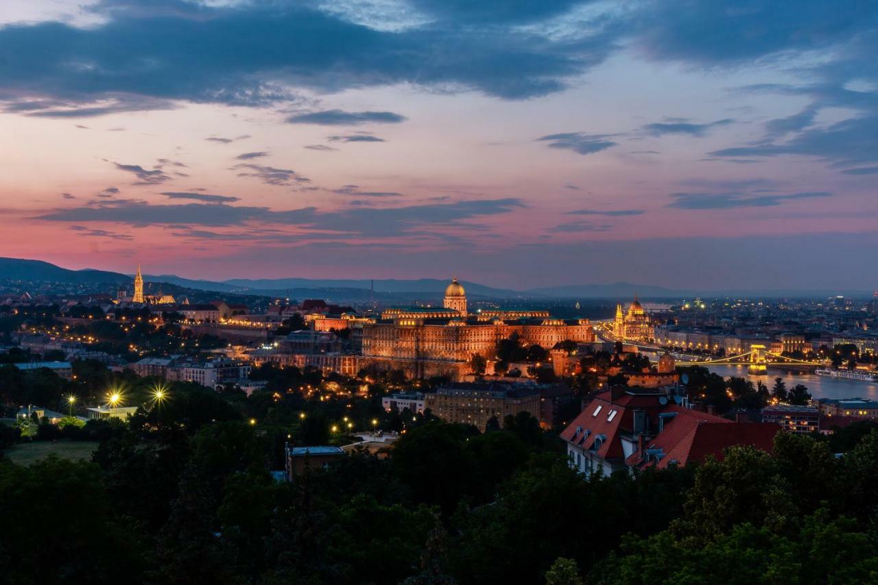 Apartment On Gellert Hill Downtown With Free Garage & Castle View Budapest Ngoại thất bức ảnh